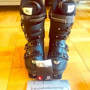 Heated custom Salomon ski boots, only worn once!